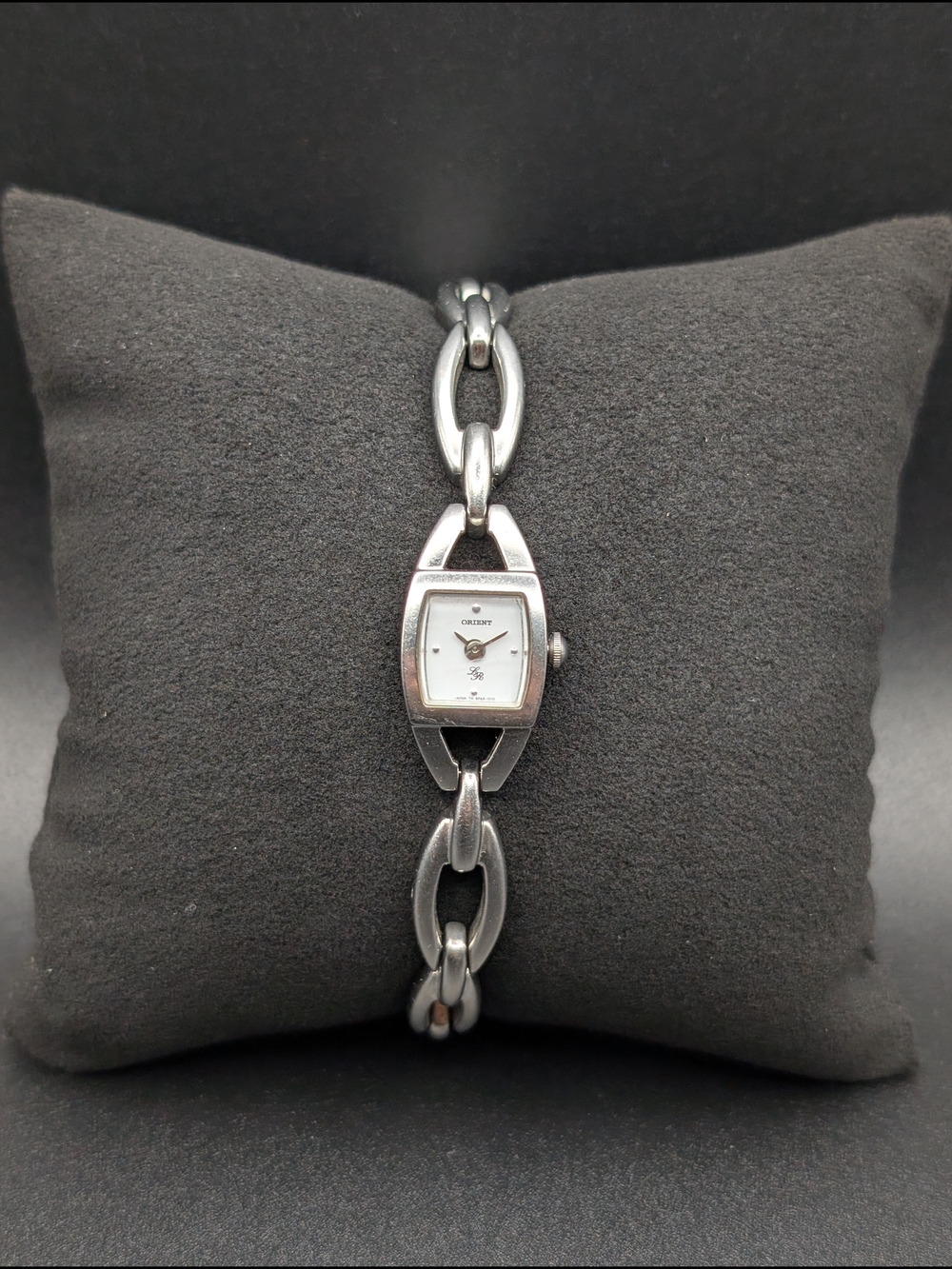 Vintage Y2K Women's Silver Link Bracelet Watch - White Dial